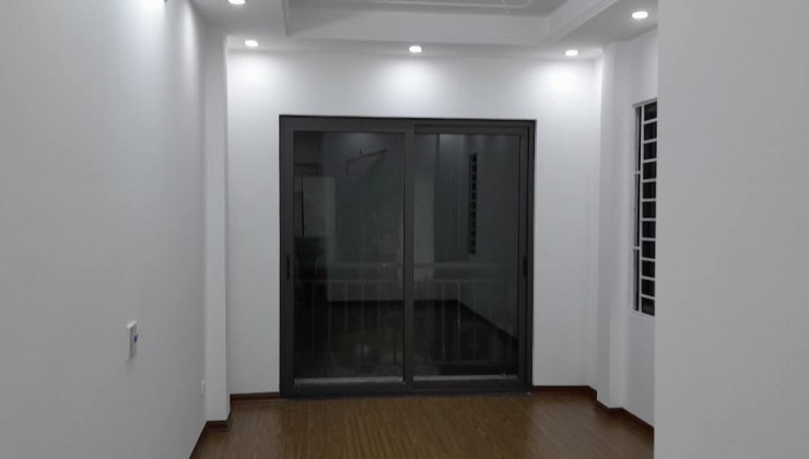 Cho thuê nhà trong ngõ hoàng mai, 45m - 5tầng - 3 ngủ, ở gia đình - Giá 13 triệu